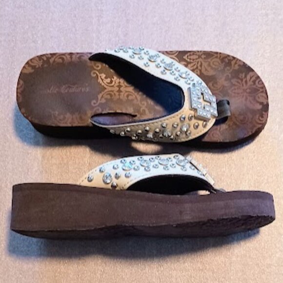 Rustic Couture Brown Flip Flops with Rhinestones, Size 7 - Picture 4 of 7